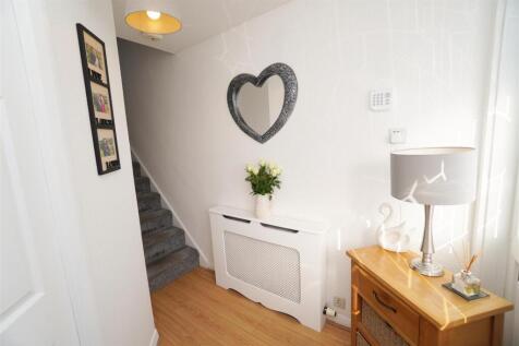 hallway downstairs.jpg