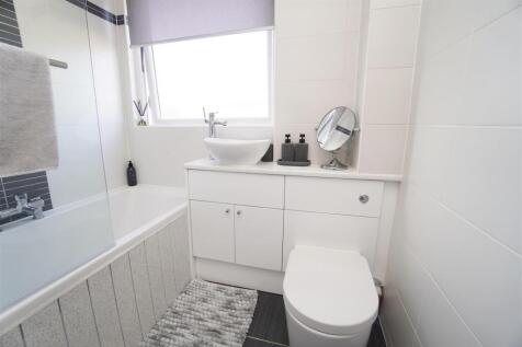 bathroom1.jpg