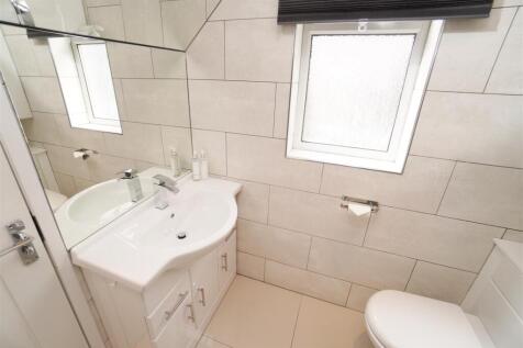 downstairs bathroom.jpg