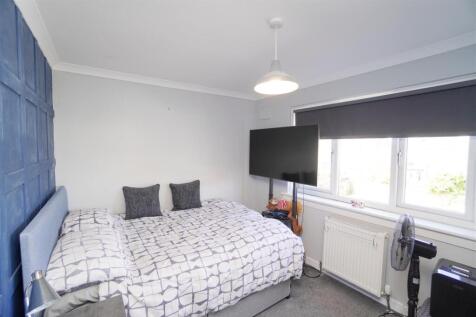 bedroom2.jpg