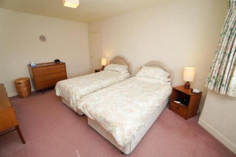bedroom1.jpg