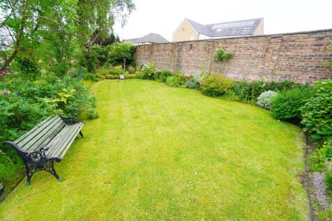 communal garden space.jpg