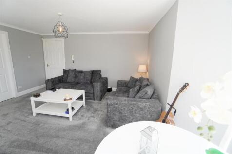 lounge1.jpg