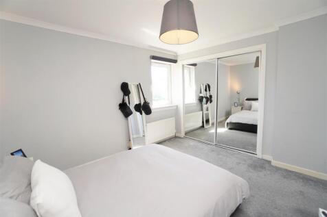 bedroom1.jpg