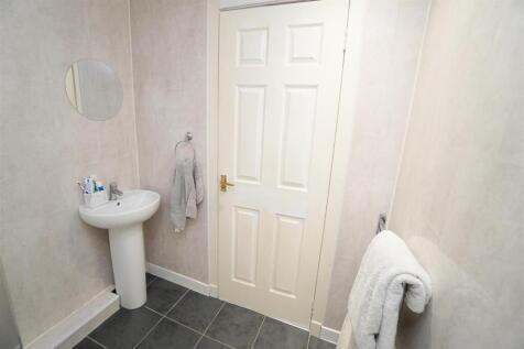 bathroom1.jpg