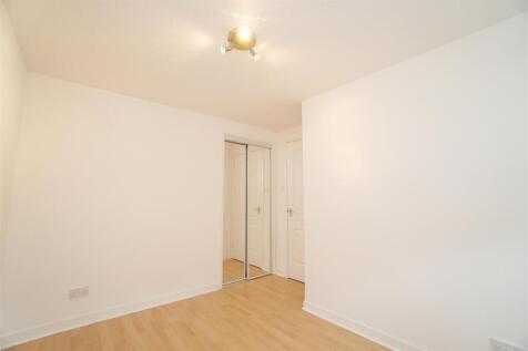 bedroom1.jpg