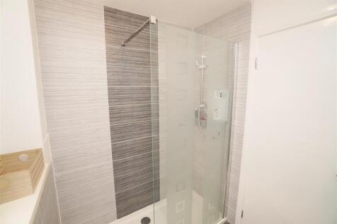 bathroom1.jpg