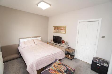 BEDROOM.jpg