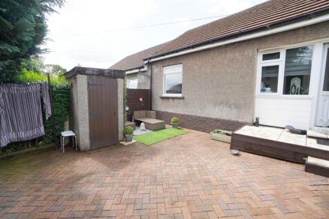 REAR GARDEN(1).jpg