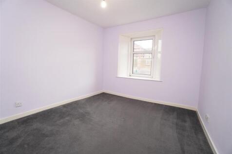 bedroom1.jpg