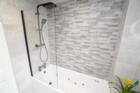 bathroom1.jpg