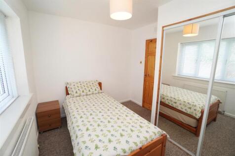 bedroom2.jpg