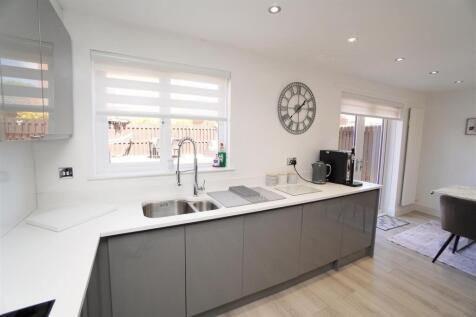 kitchen2.jpg
