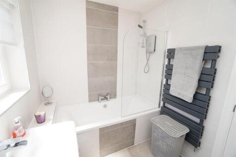 bathroom1.jpg