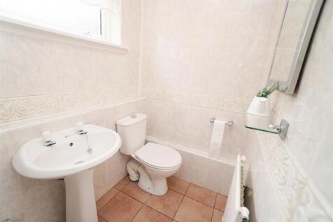 downstairs wc.jpg