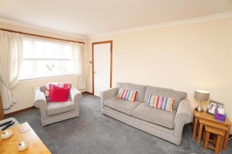 lounge1.jpg