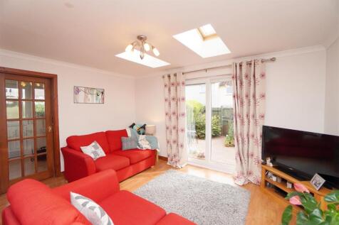 sitting room1.jpg