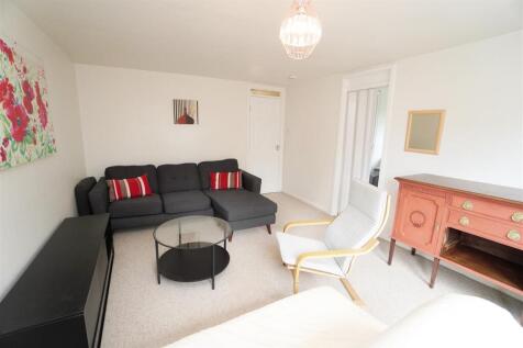 lounge1.jpg