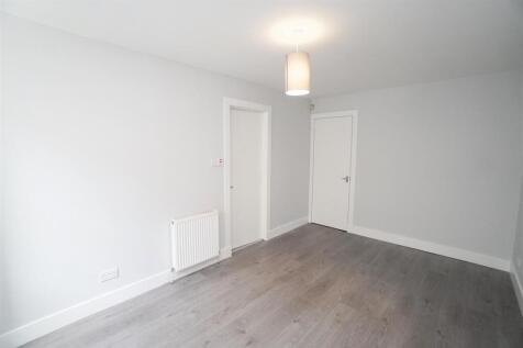 bedroom1.jpg