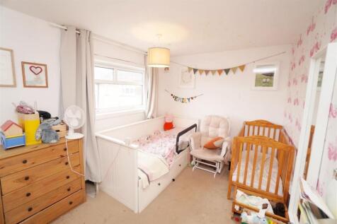 bedroom2.jpg
