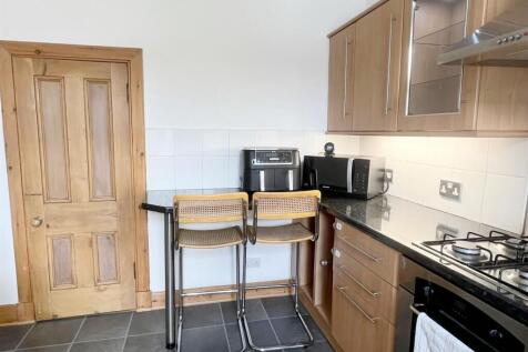 breakfast bar.jpg