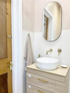 bathroom(1).jpg