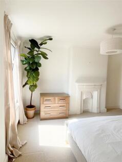 bedroom1.jpg