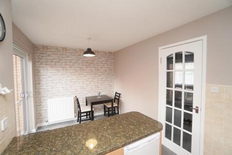 kitchen-dining area.jpg