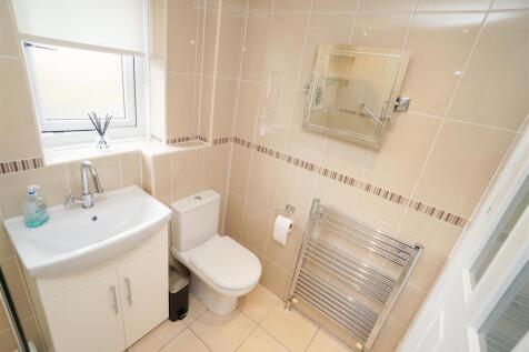 bathroom1.jpg