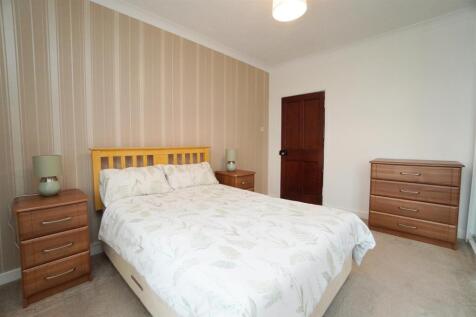BEDROOM1.jpg