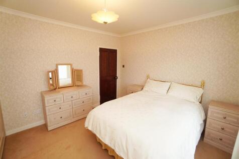 BEDROOM(2).jpg
