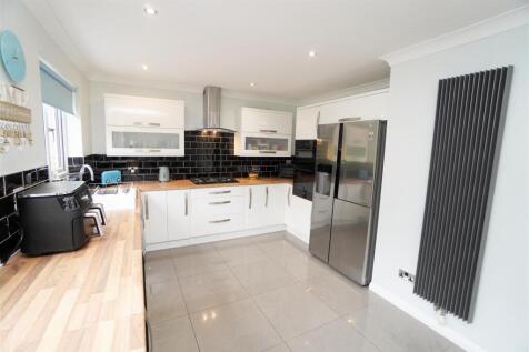 kitchen1.jpg