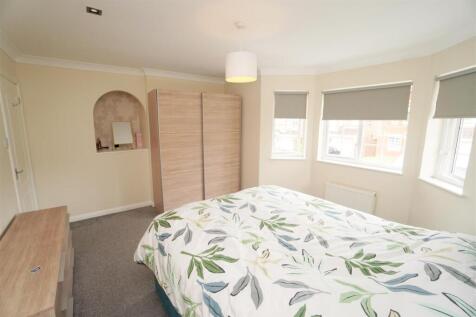 bedroom1.jpg
