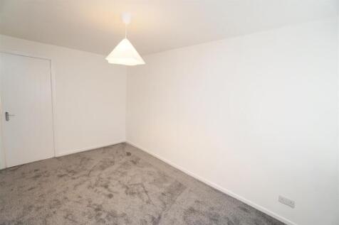 bedroom1.jpg