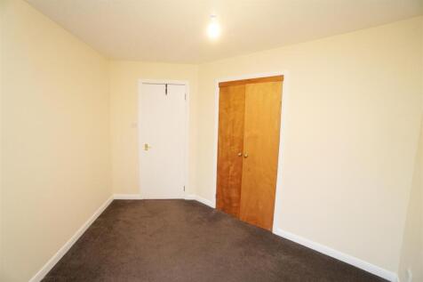 bedroom2.jpg
