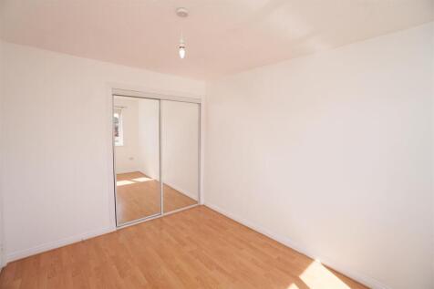 bedroom1.jpg