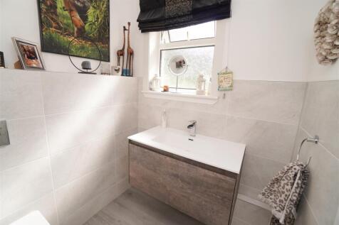 downstairs wc.jpg