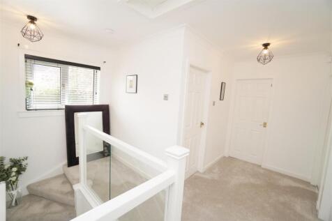 upstairs landing1.jpg
