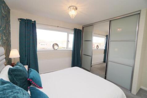bedroom1.jpg