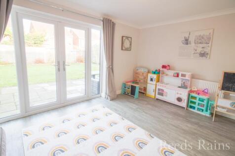 Dining/Playroom