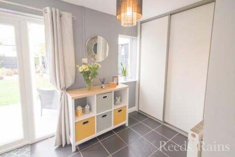 Sitting/Dining Room