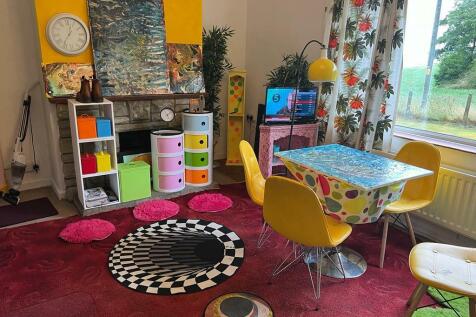 LIVING/DINING ROOM