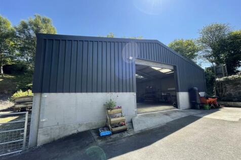 MODERN OUTBUILDING
