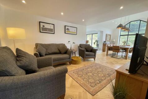 Sitting Room/Open plan to dining room (Front)
