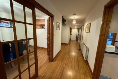 RECEPTION HALLWAY