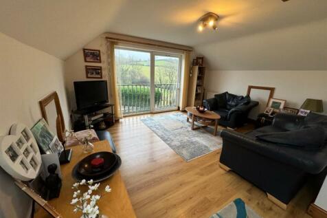 SPACIOUS LOUNGE
