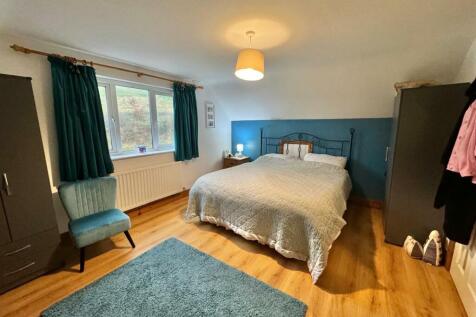 MASTER BEDROOM 4