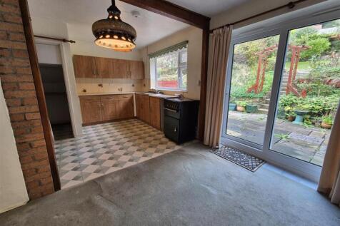 Kitchen/ Dining Room