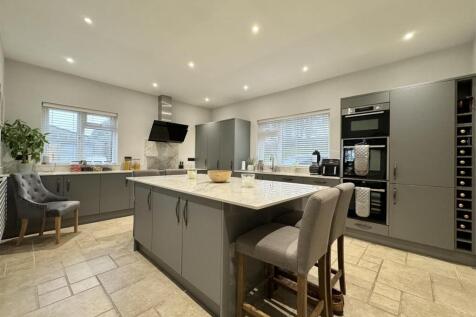 LUXURY KITCHEN