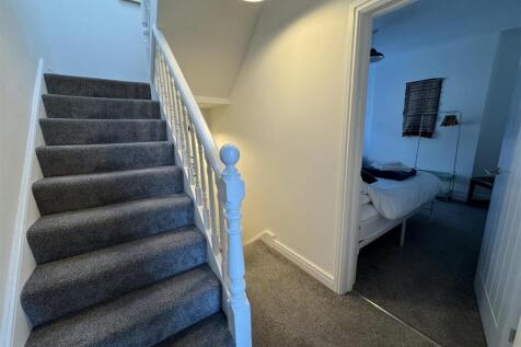 LANDING DOOR TO